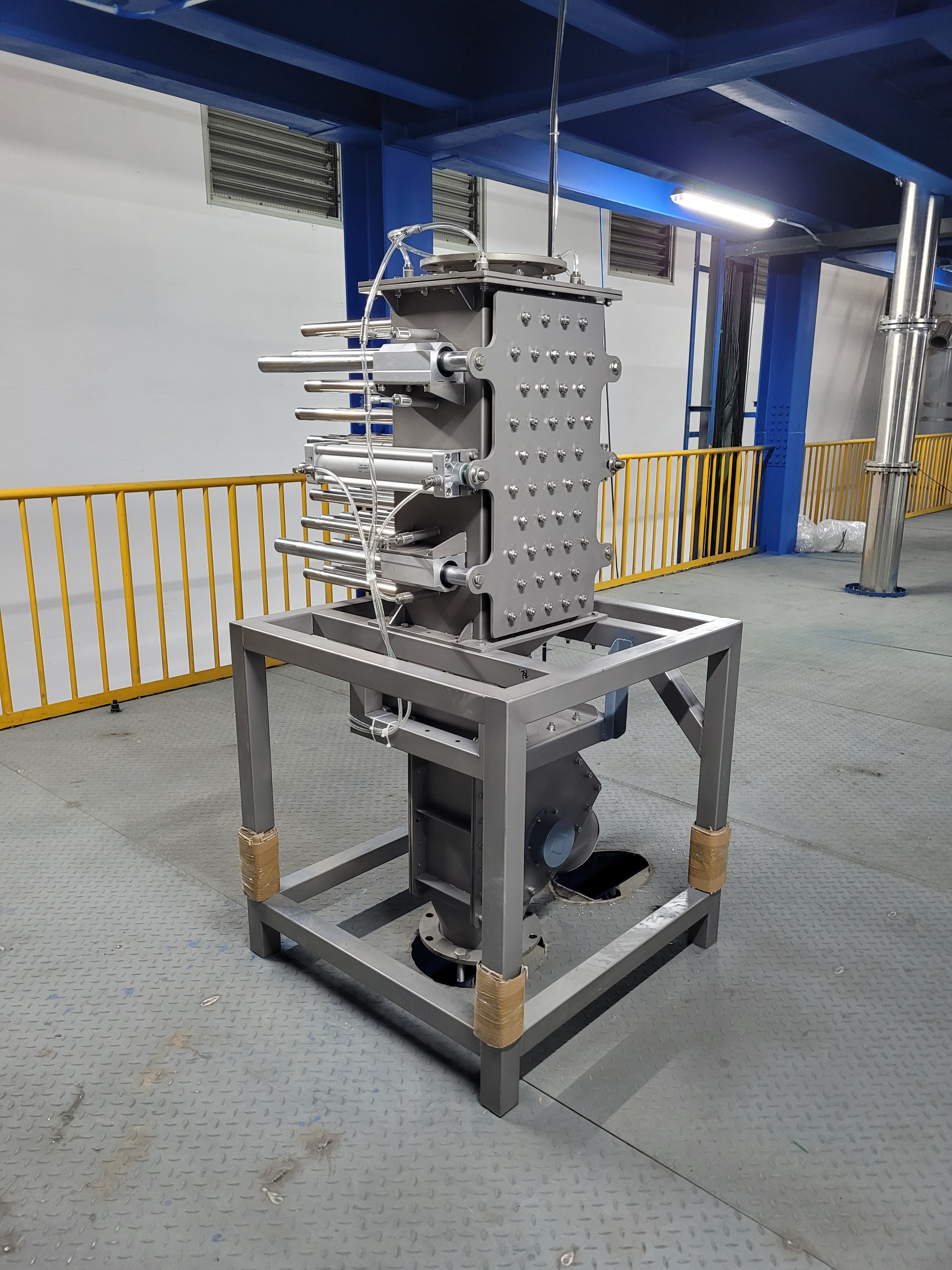 Οι κίνδυνοι των ακαθαρσιών σιδήρου στην παραγωγή τσίλι σε σκόνη και ο βασικός ρόλος των μαγνητικών διαχωριστών